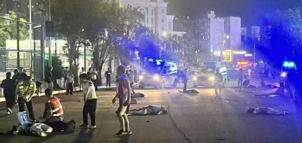广东珠海体育中心 开车撞人事件始末  第2张