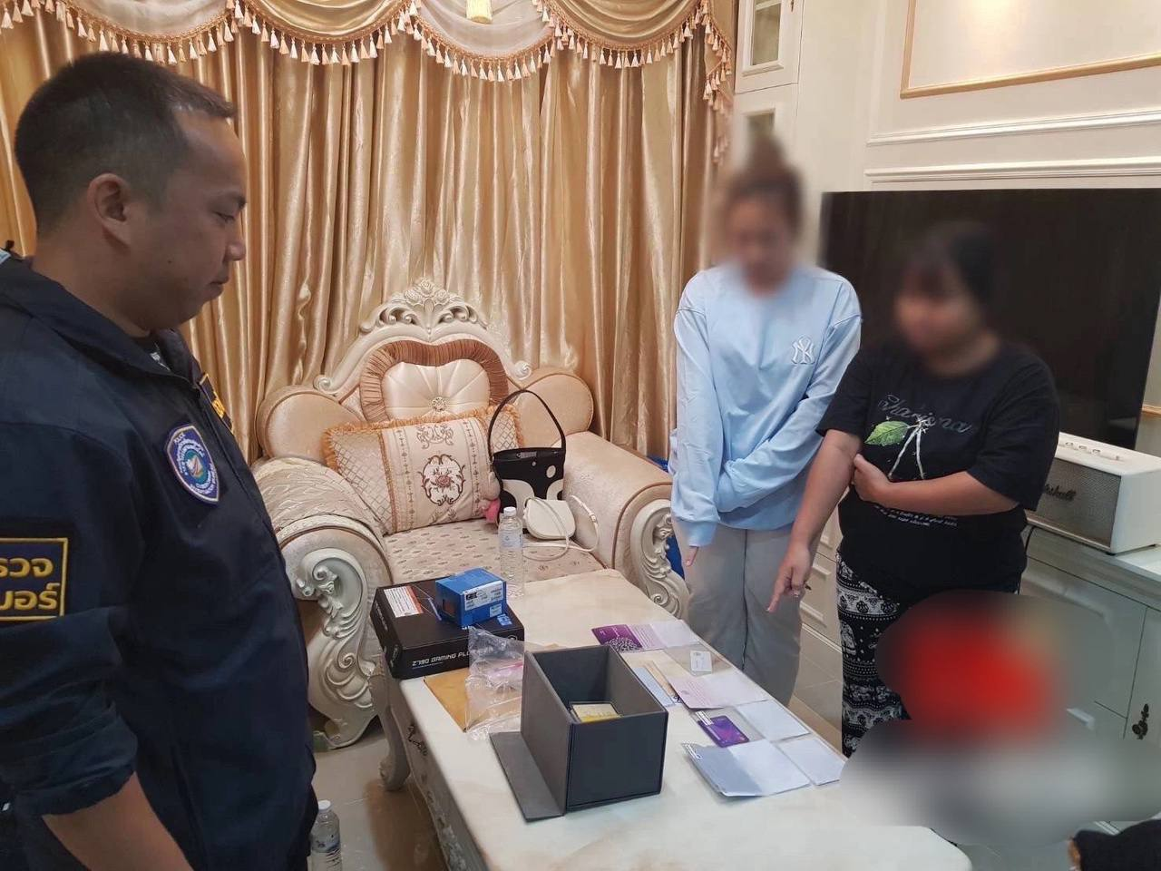 泰国警方捣毁一赌博网站查获豪车名表及大量现金  第3张