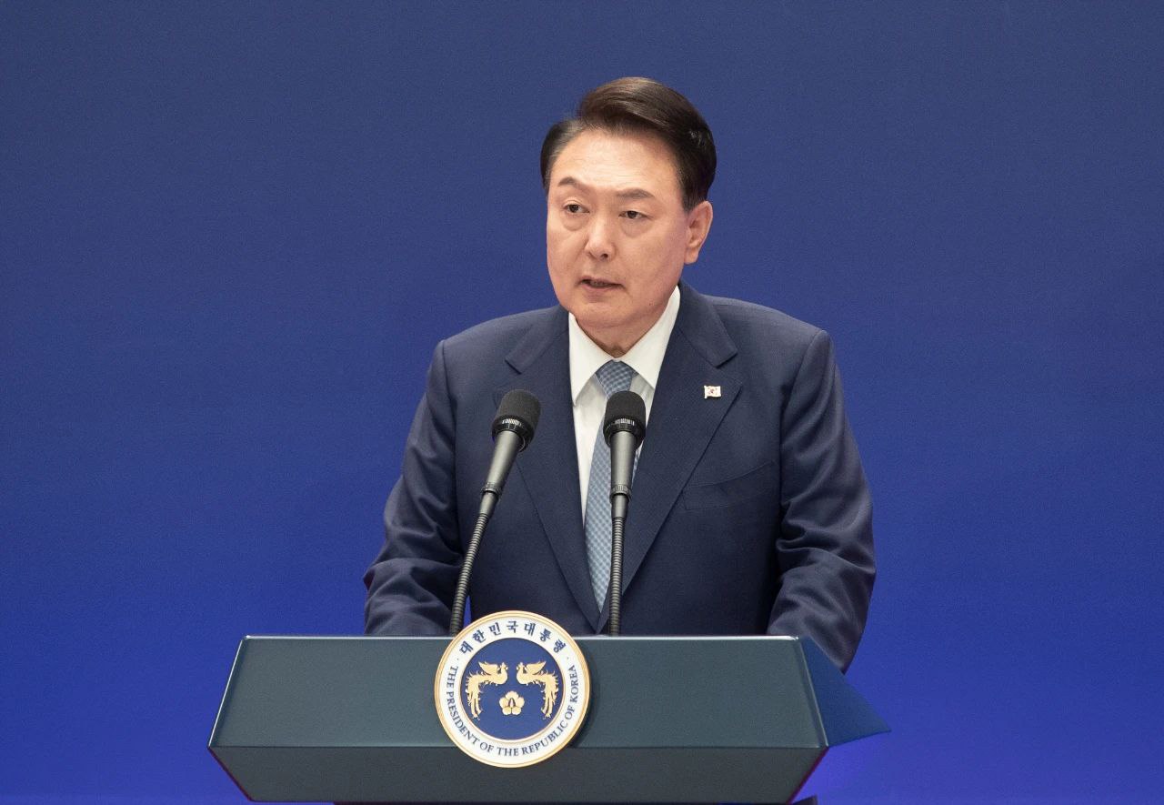 表决通过 韩国总统立即停职