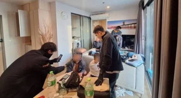 泰国警方再突击检查曼谷8个可疑电诈分子窝点 3名中国人被捕  第2张